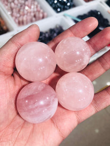 Rose quartz sphere 3-5cm